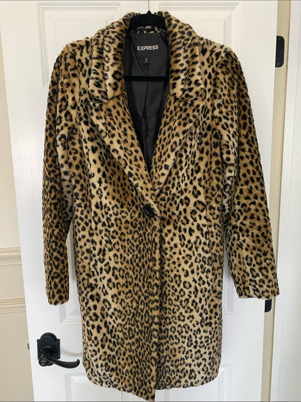 😍Express Leopard-Print Faux Fur Coat Small!